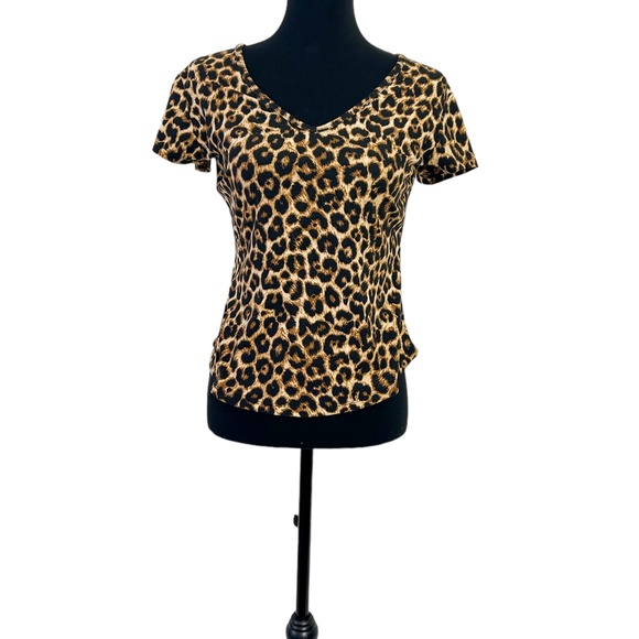 Leopard Print V-Neck Crop Top - Picture 1 of 5